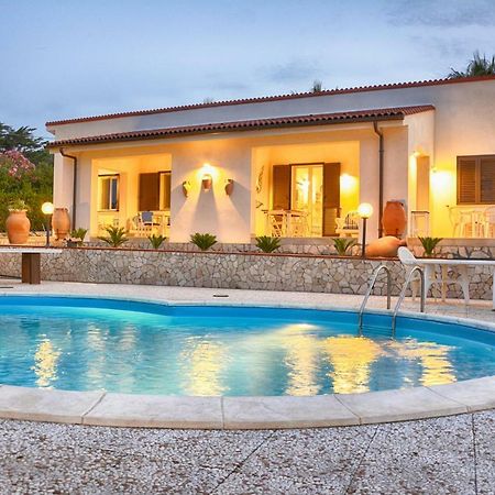 La Casa In Riva Al Mare Villa Аугуста Екстериор снимка