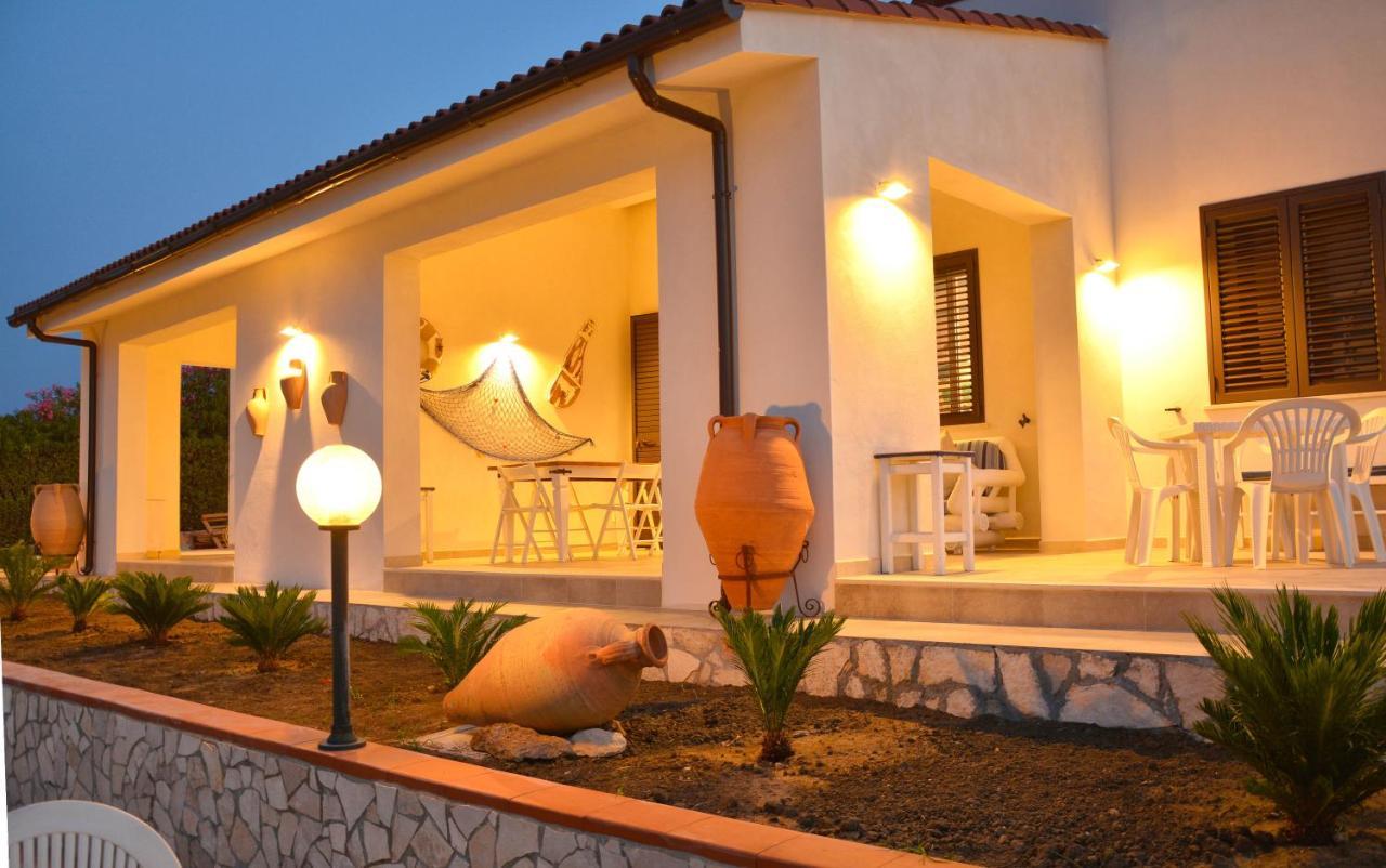 La Casa In Riva Al Mare Villa Аугуста Екстериор снимка