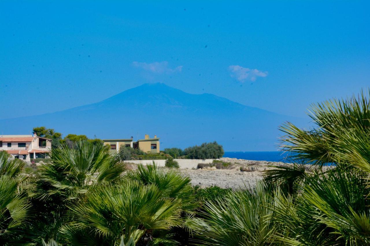 La Casa In Riva Al Mare Villa Аугуста Екстериор снимка