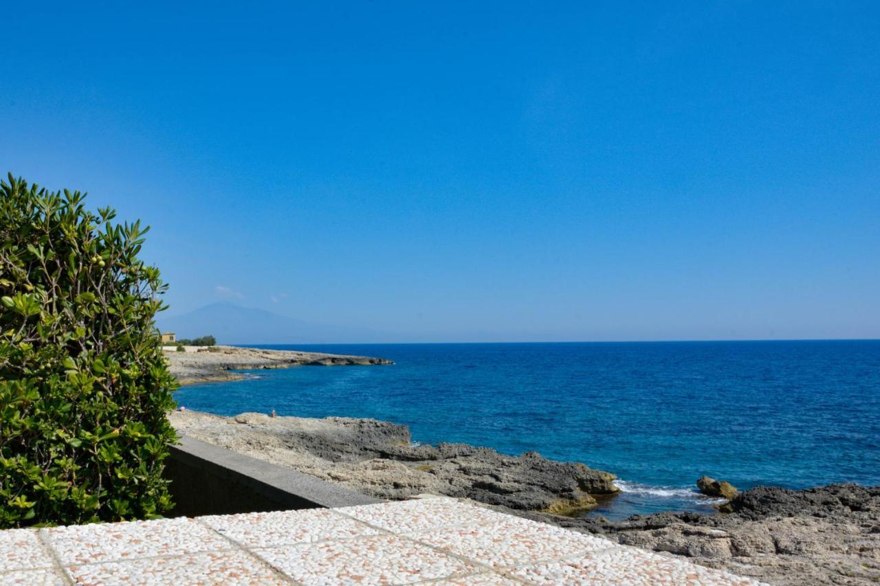 La Casa In Riva Al Mare Villa Аугуста Екстериор снимка