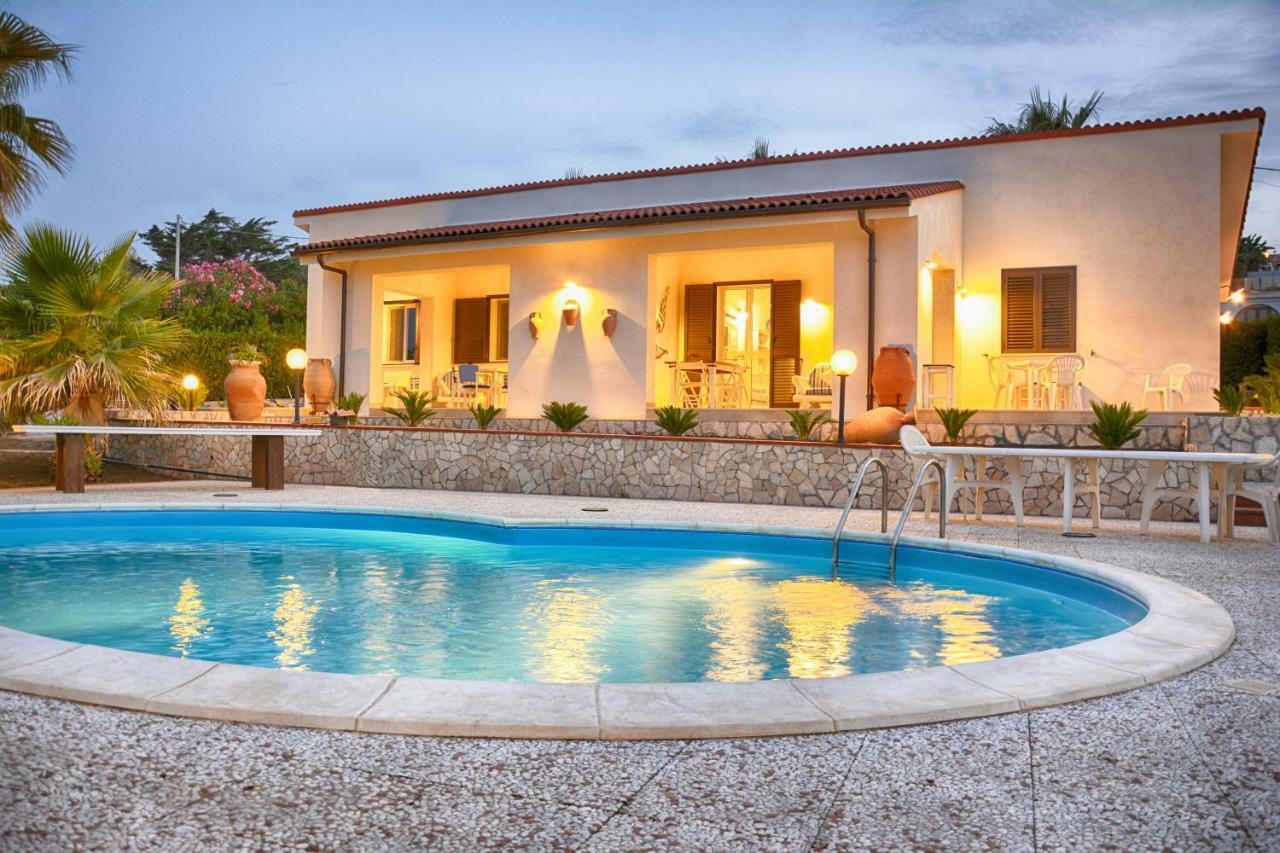 La Casa In Riva Al Mare Villa Аугуста Екстериор снимка
