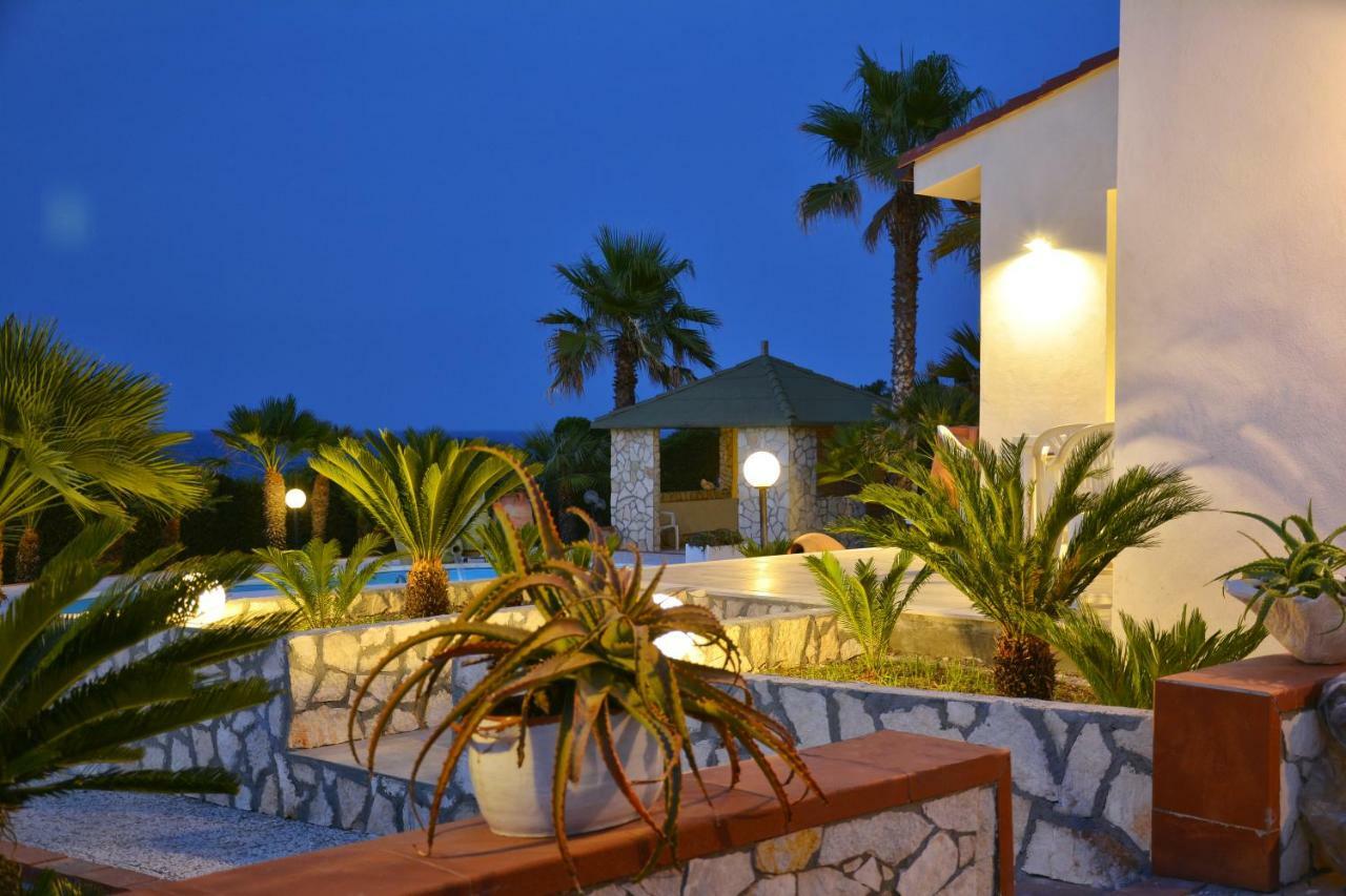 La Casa In Riva Al Mare Villa Аугуста Екстериор снимка